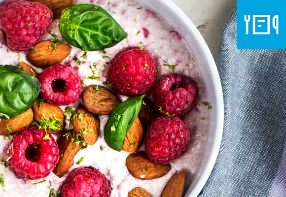 Rezept: Overnight Oats mit Himbeeren und Basilikum