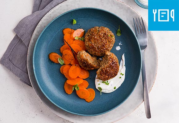 Rezept: Fleisch-Getreide-Frikadellen mit Vanillemöhren