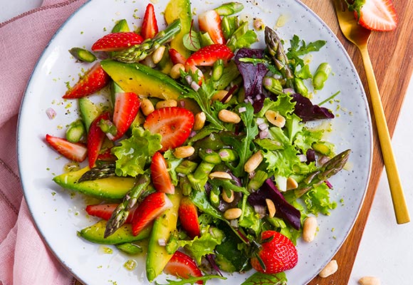 Rezeptbild: Erdbeersalat mit Erdnuss