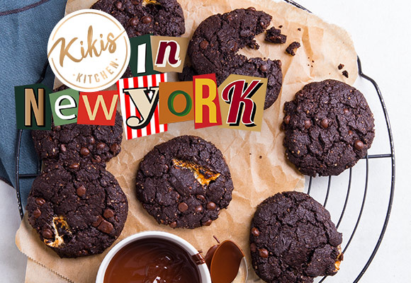 Rezept: Hot Chocolate Cookies; Logo: Kikis Kitchen in New York