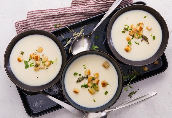Rezept: Käsesuppe mit Thymian-Croûtons