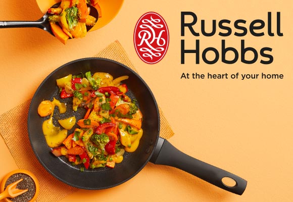 Logo: Russell Hobbs; Produktabbildung: Bratpfanne mit Gemüse