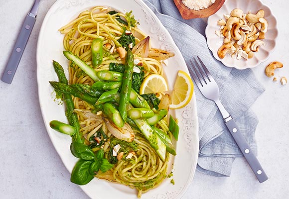 Rezept: Linguine mit Spargel-Cashew-Pesto
