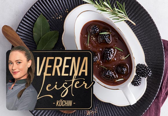 Rezept: Rotwein-Brombeer-Soße; Abbildung und Logo: Verena Leister - Köchin -
