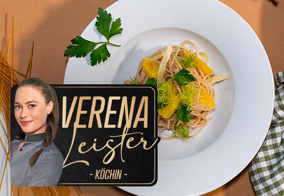 Rezept: Vollkornnudeln mit Fenchel-Orangensoße; Abbildung und Schriftzug: Verena Leister - Köchin -