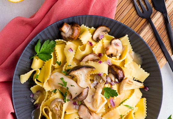 Rezept: Bandnudeln mit Pilzrahmsoße