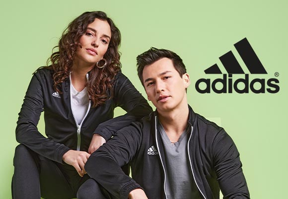 Logo: adidas; Abbildung: Ein Mann und eine Frau in Bekleidung von adidas
