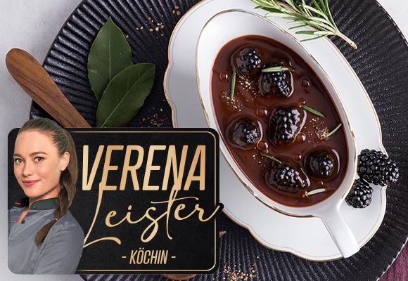 Rezept: Portwein-Brombeer-Soße; Logo und Abbildung: Verena Leister - Köchin -