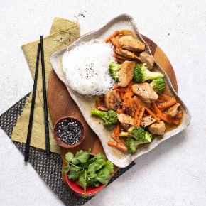 Vepřová panenka v teriyaki omáčce se zeleninou a nudlemi