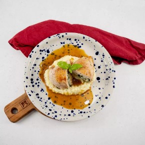 Kuřecí prsa nadívaná špenátem a sušenými rajčaty