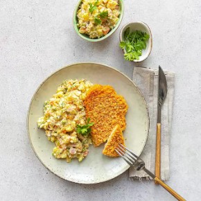 Řízek s bramborovým salátem