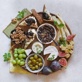 Sýrové prkénko s cibulovým čatní