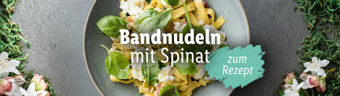 Bandnudeln mit Spinat und Ricotta