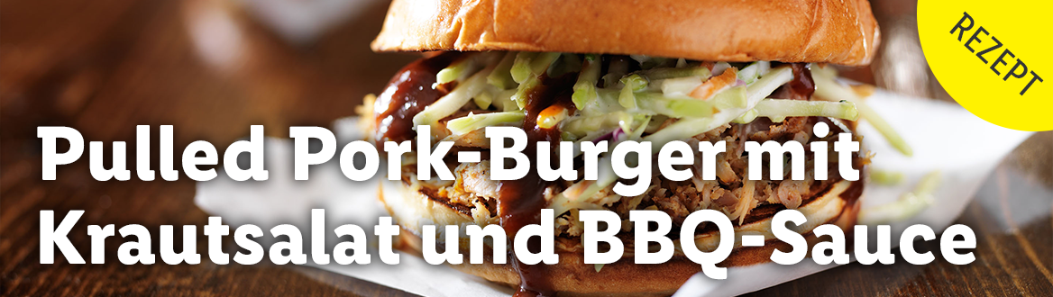 Pulled Pork-Burger mit Krautsalat und BBQ-Sauce