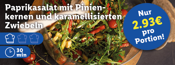 Paprikasalat mit Pinienkernen