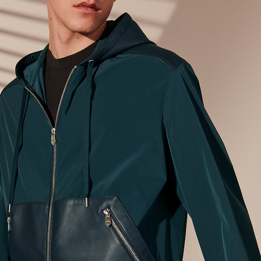 HOODED SWEATER