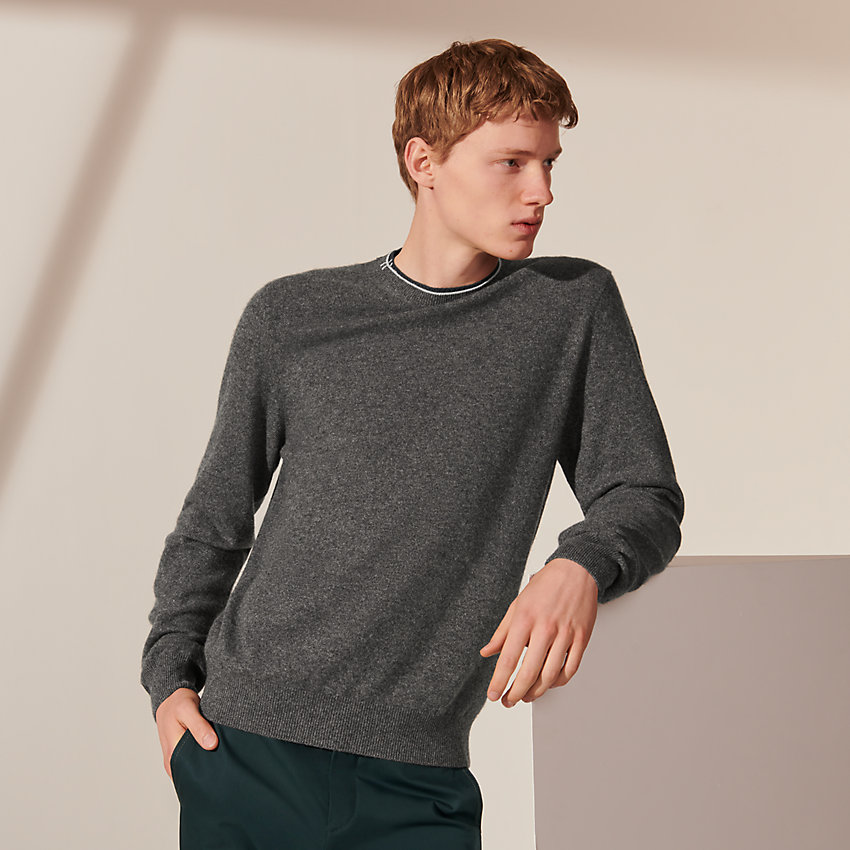SIGNATURE CREWNECK SWEATER